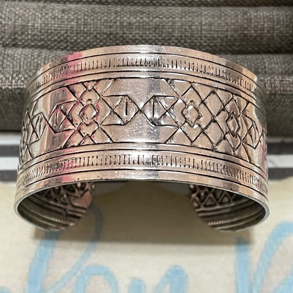 ❤️🎉The Delta Silver Cuff Bracelet